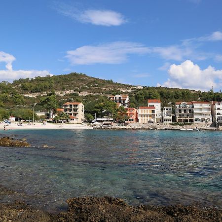 Apartments Dragica Milna  Bagian luar foto