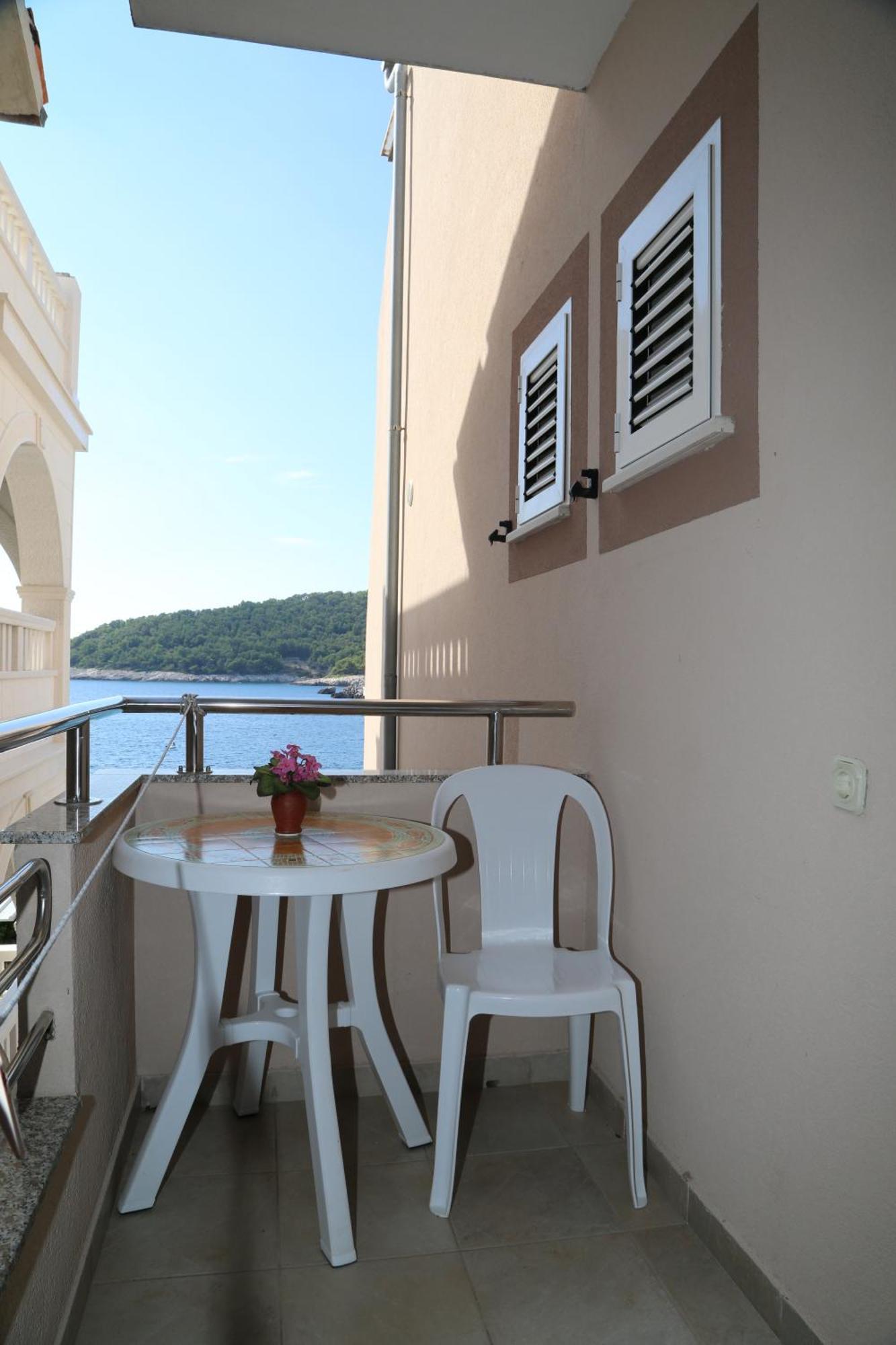 Apartments Dragica Milna  Ruang foto