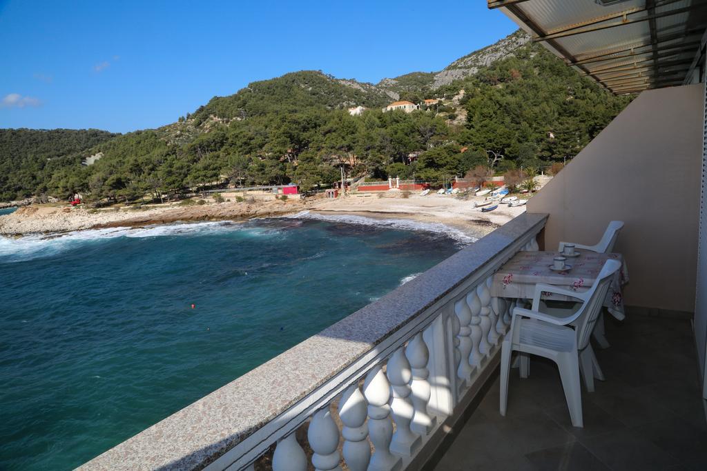 Apartments Dragica Milna  Bagian luar foto