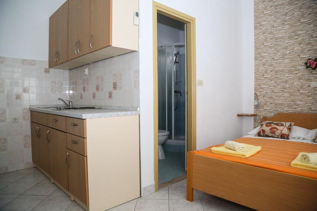 Apartments Dragica Milna  Bagian luar foto