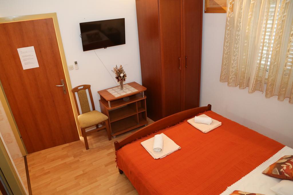 Apartments Dragica Milna  Bagian luar foto