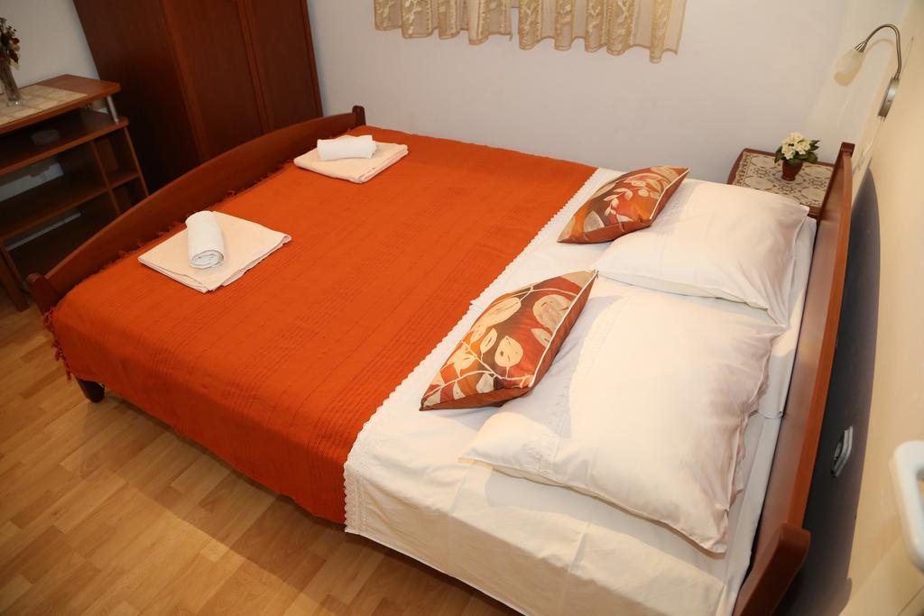Apartments Dragica Milna  Bagian luar foto