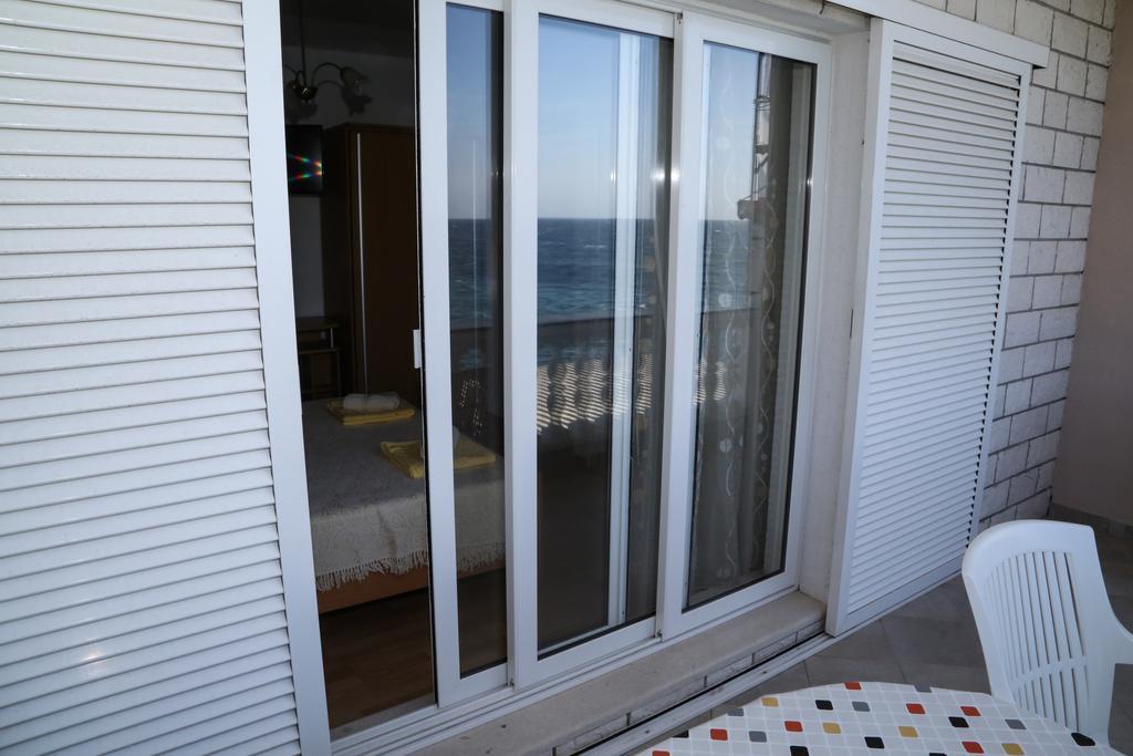 Apartments Dragica Milna  Bagian luar foto