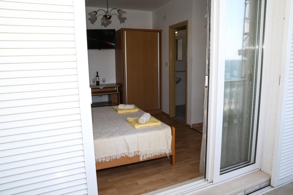 Apartments Dragica Milna  Bagian luar foto
