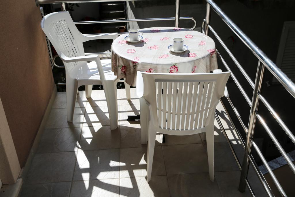 Apartments Dragica Milna  Bagian luar foto