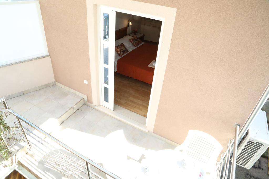 Apartments Dragica Milna  Bagian luar foto