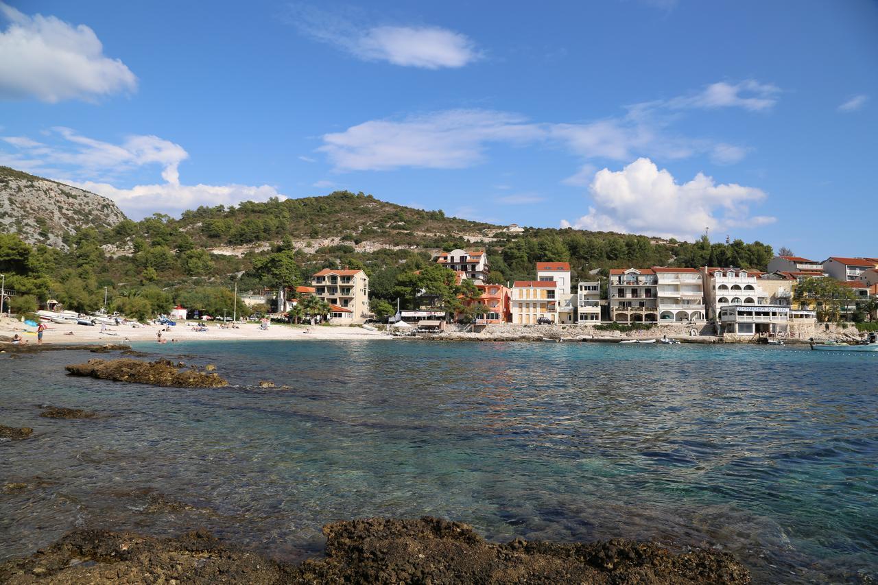 Apartments Dragica Milna  Bagian luar foto
